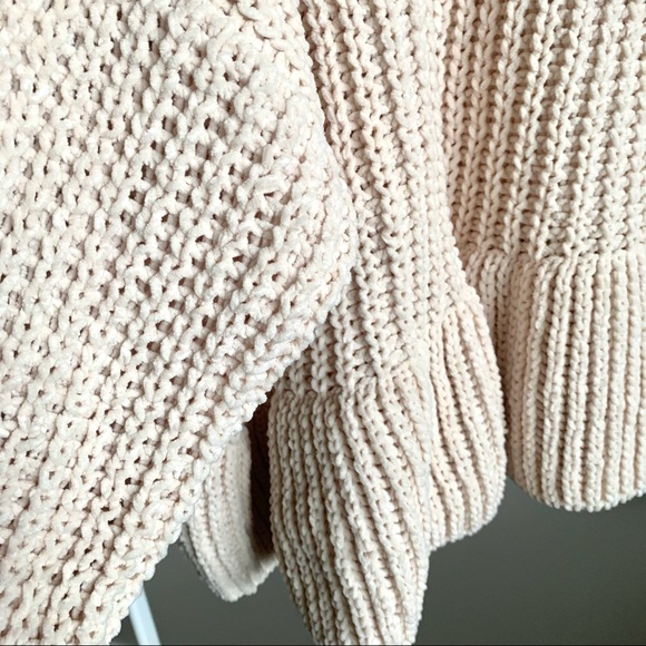 POL Turtleneck Oversized Sweater - Picture 4 of 6